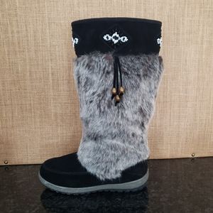 NWT Wanderlust Mukluk Women's Boot Size 11 (true fit is size 10)!